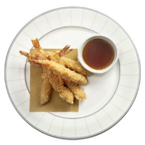 piatto bianco con tempura di gamberoni